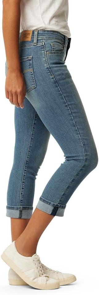 Levi Strauss Signature Gold Women's Mid-Rise Slim Fit Capris (Available in Plus Size)