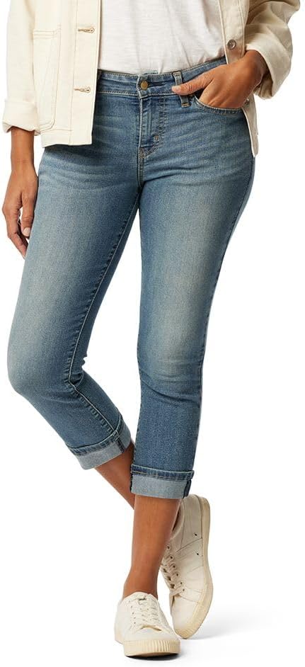 Levi Strauss Signature Gold Women's Mid-Rise Slim Fit Capris (Available in Plus Size)