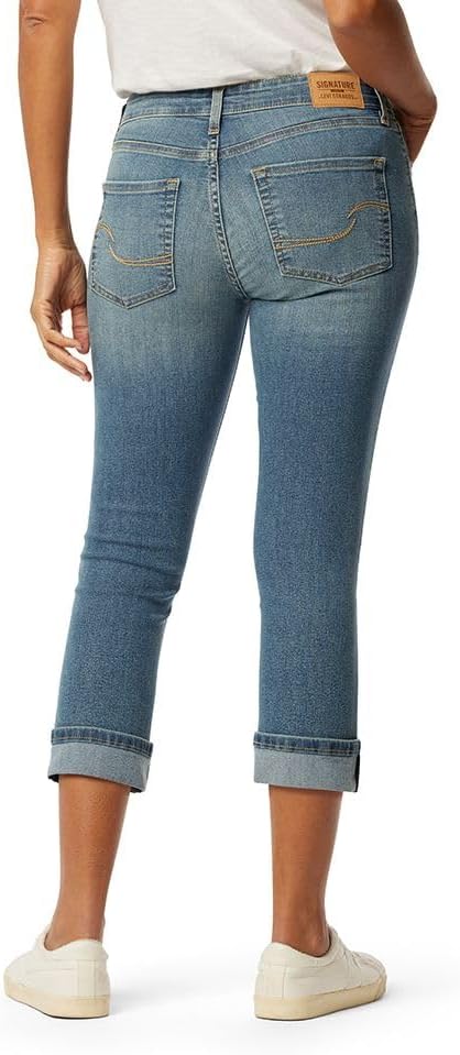 Levi Strauss Signature Gold Women's Mid-Rise Slim Fit Capris (Available in Plus Size)