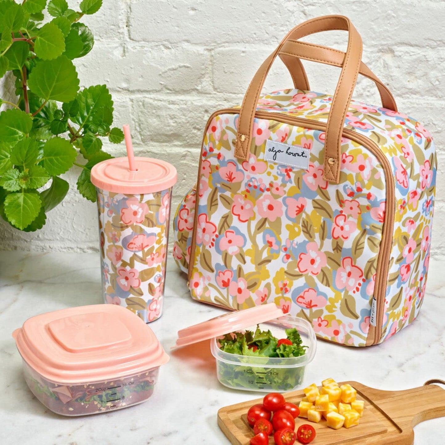 Lunch Chic: Bolsa Térmica con Estilo para Mujeres Activas